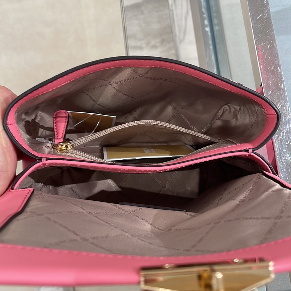 MICHAEL KORS
Cece Medium Faux Leather PKT Shoulder Satchel Crossbody Bag
NWT - Picture 10 of 16